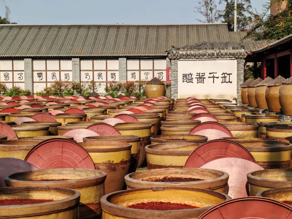 盐城地区乳胶漆与木器漆施工适配性及选购要点分析