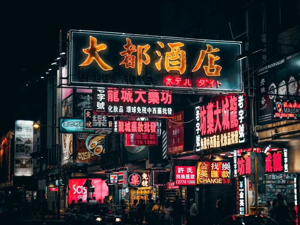 防锈漆与外墙漆在钢结构建筑中的配套施工方案
